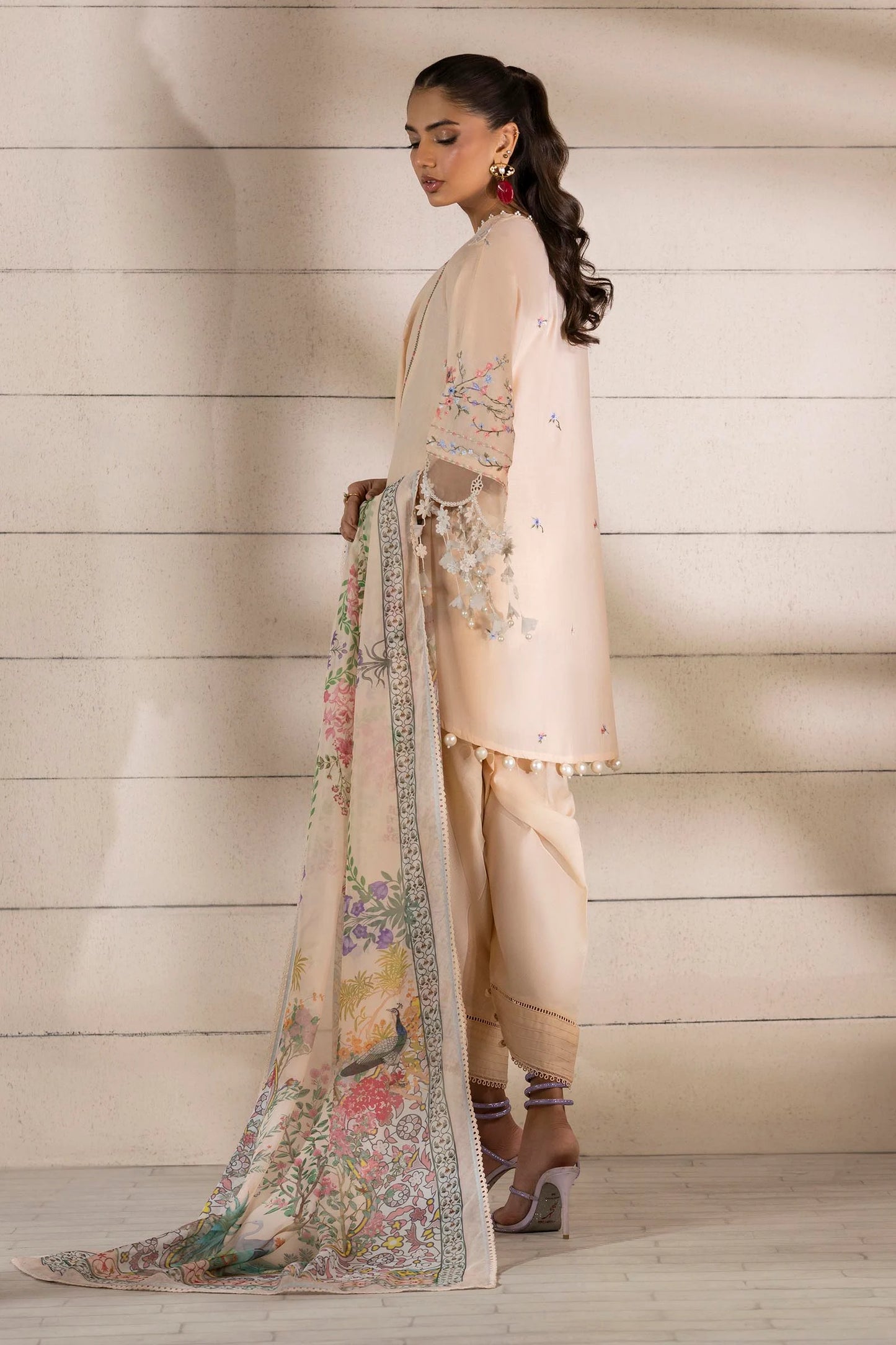 Unstitched 3 Pcs Embroidered Lawn Suit  SSS-110