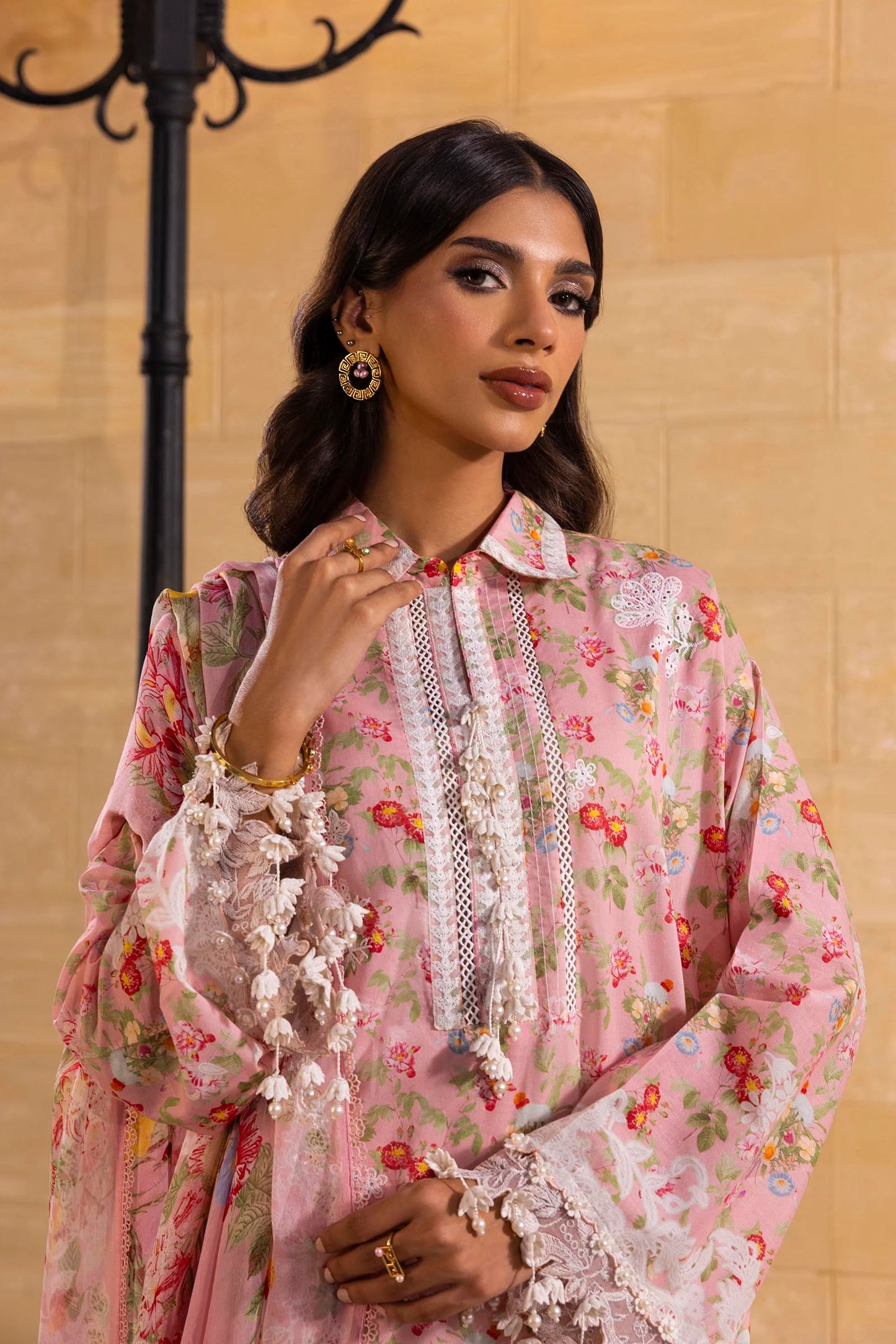 Unstitched 3 Pcs Embroidered Lawn Suit  SSS-113