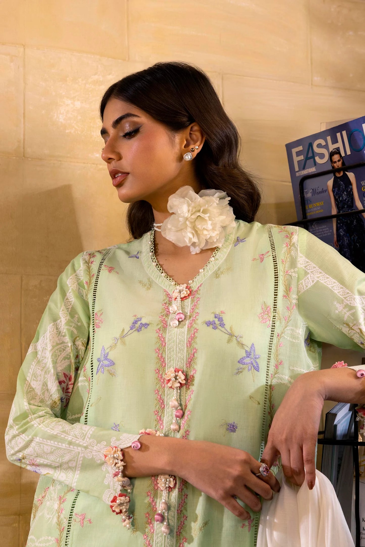 Unstitched 3 Pcs Embroidered Lawn Suit  SSS-115