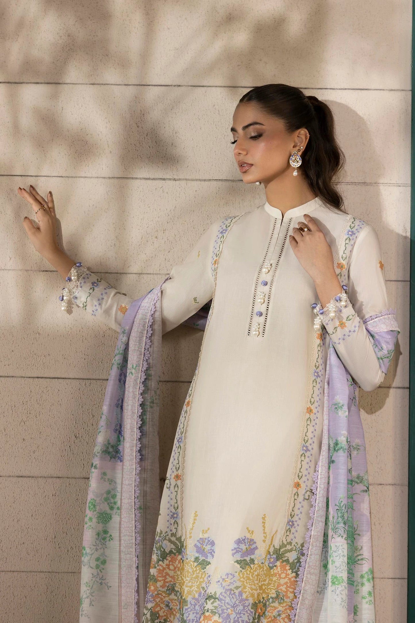 Unstitched 3 Pcs Embroidered Lawn Suit  SSS-122